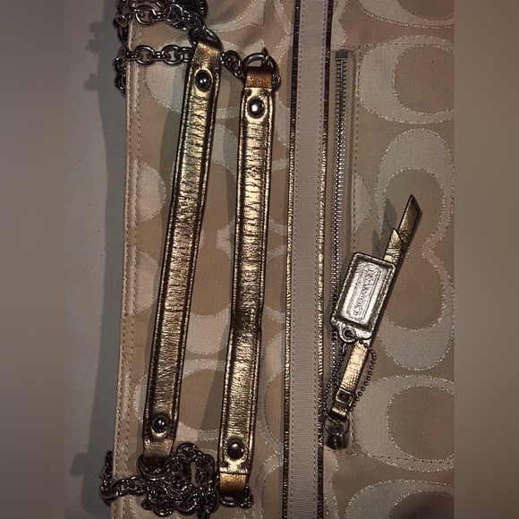 👜 Coach Neutral Logo Chain Bag - Picture 11 of 14